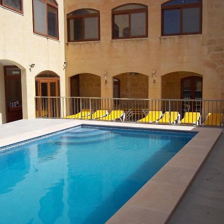 Country Inn Sannat Exterior foto