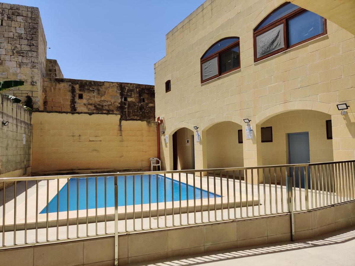 Country Inn Sannat Exterior foto