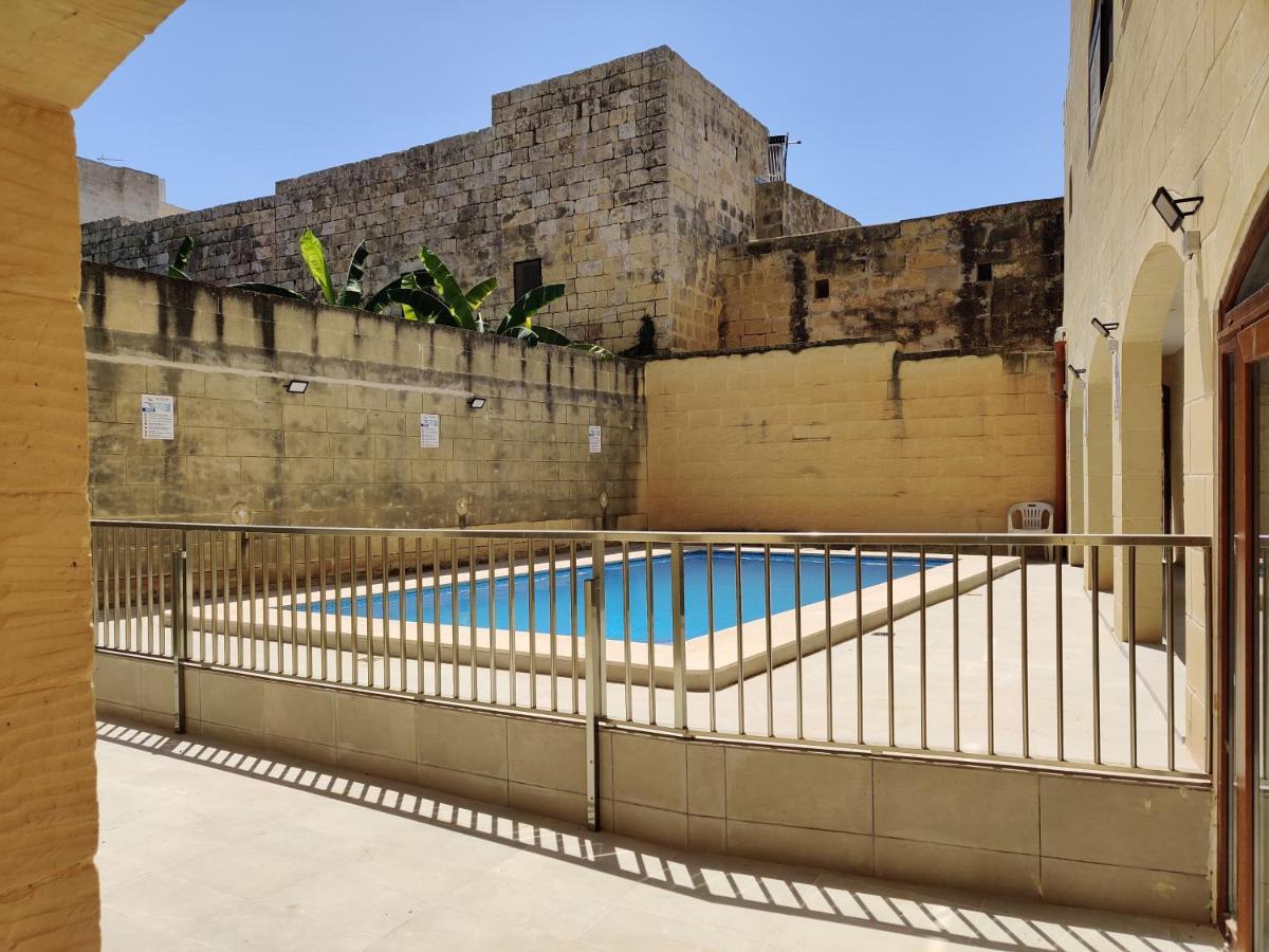 Country Inn Sannat Exterior foto
